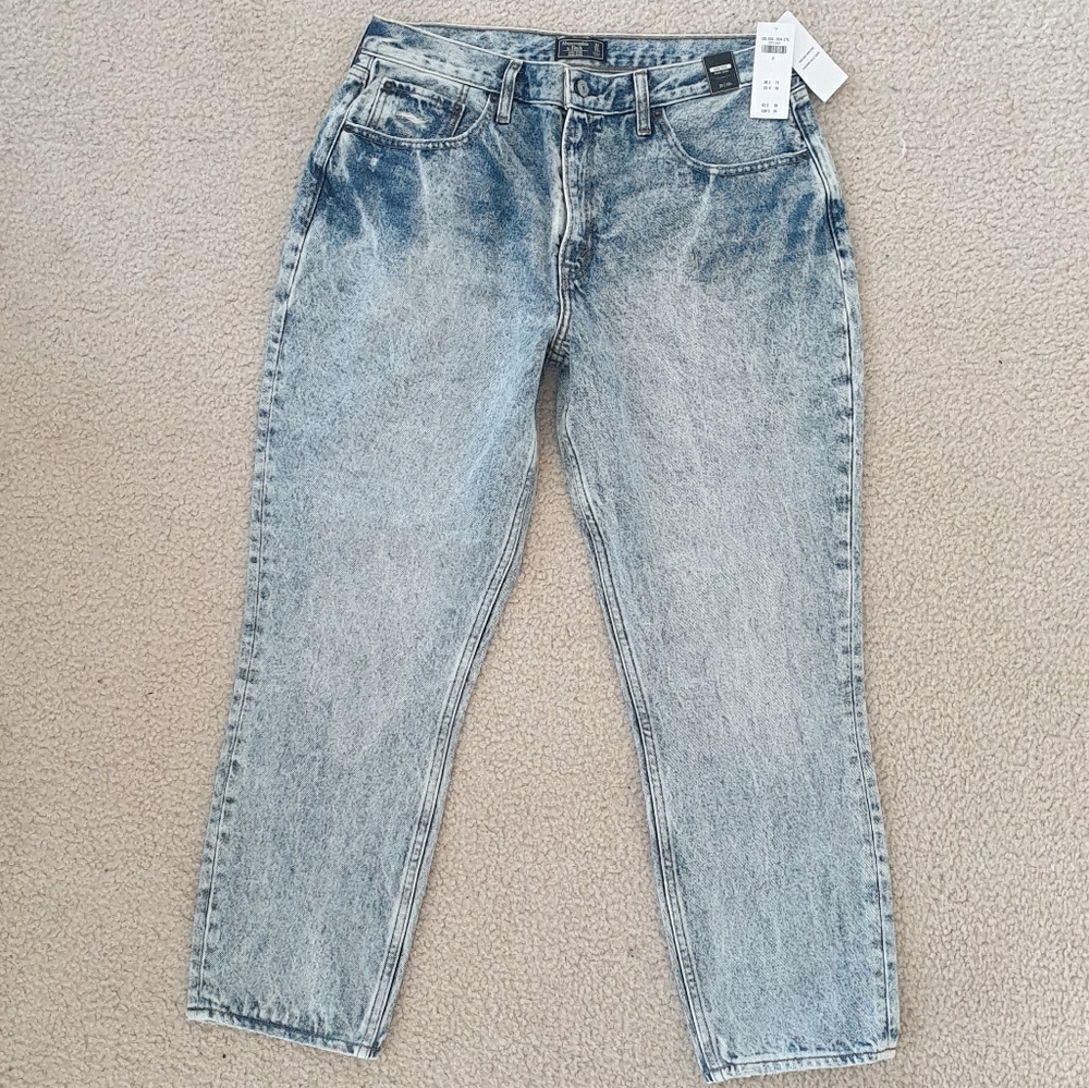 NWT Abercrombie and Fitch jeans acid wash 31